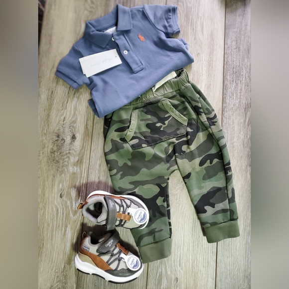 Baby Gap boys green camo joggers with kangaroo pocket Size 6-12 months - Picture 3 of 7